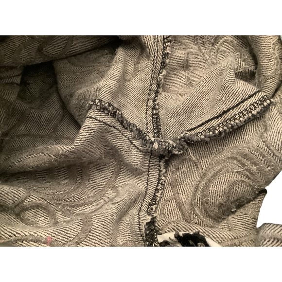 BAIHE & YASTH EMBROIDERED AND SEQUINED DENIM SHORTS SZ 29 - Picture 8 of 10